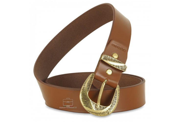 Woman's Cognac/Tan belt in smooth Leather with brass buckle Woman's Cognac/Tan belt in smooth Leather with brass buckle