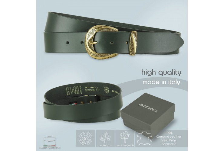 Woman's Green belt in smooth Leather with brass buckle Woman's Green belt in smooth Leather with brass buckle