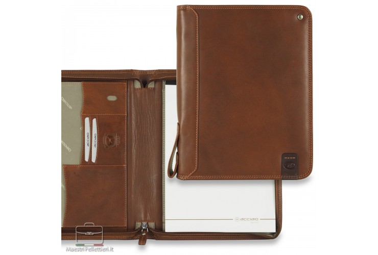 Portablocco A4 zip largo con tasca iPad 11'' in pelle colore Castagno Portablocco A4 zip largo con tasca iPad 11'' in pelle colore Castagno