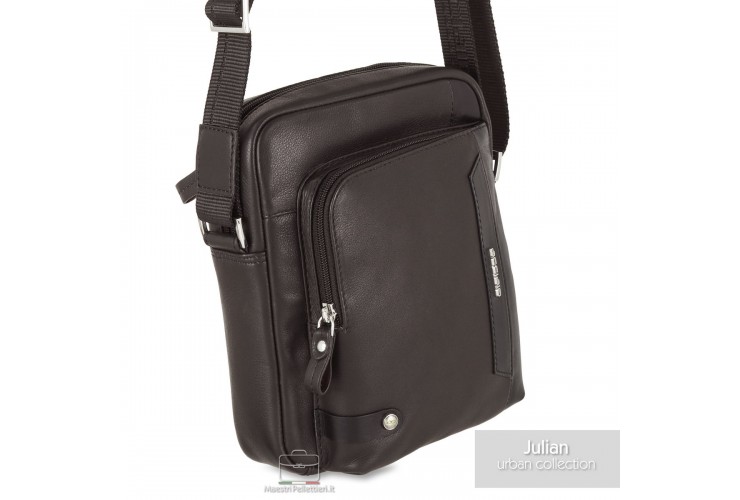 Julian – Borsello Uomo Compatto in Pelle Marrone Borsello uomo Acciaio Julian in pelle pieno fiore Marrone con tasca anteriore con zip