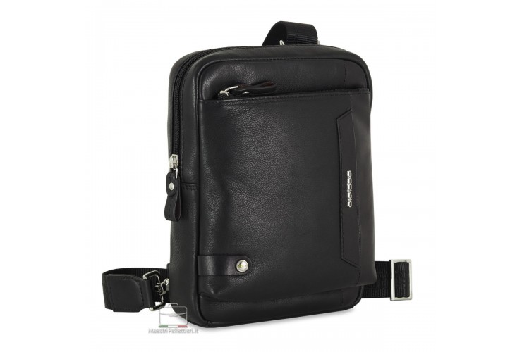 Alan men's black leather 2-in-1 bag by Maestri Pellettieri with convertible rear strap attachments