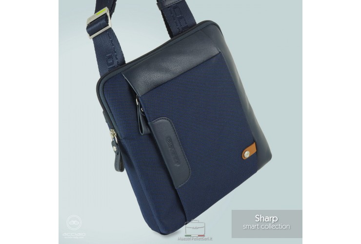 Borsello uomo a tracolla Sharp in tessuto e pelle Blu Navy Borsello uomo a tracolla Sharp in tessuto e pelle Blu Navy