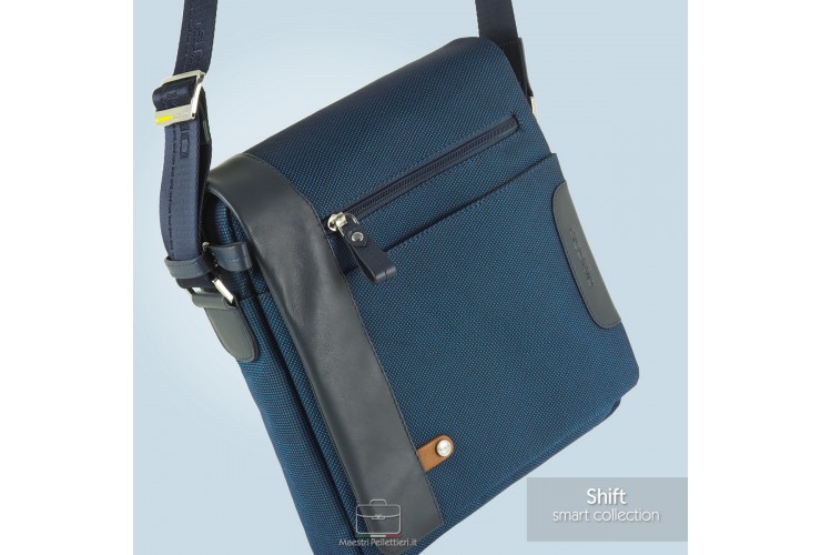 Borsello uomo con patta Shift in tessuto e pelle Blu Cobalto