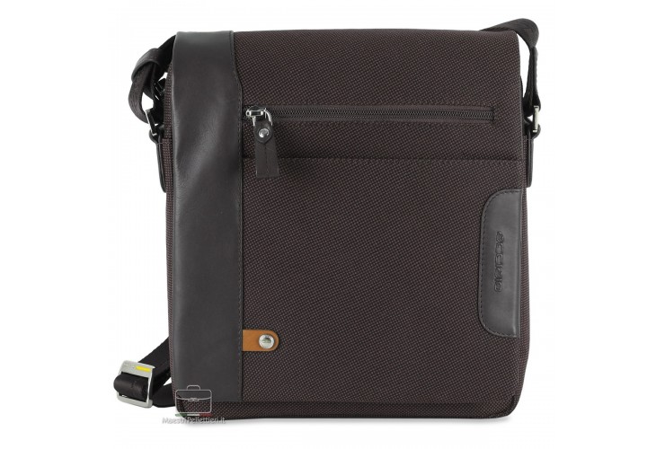 Borsello uomo con patta Shift in tessuto e pelle Marrone Borsello uomo con patta Shift in tessuto e pelle Marrone